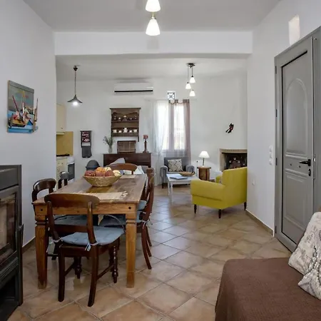 Lilium House Tinos بيت للعطل